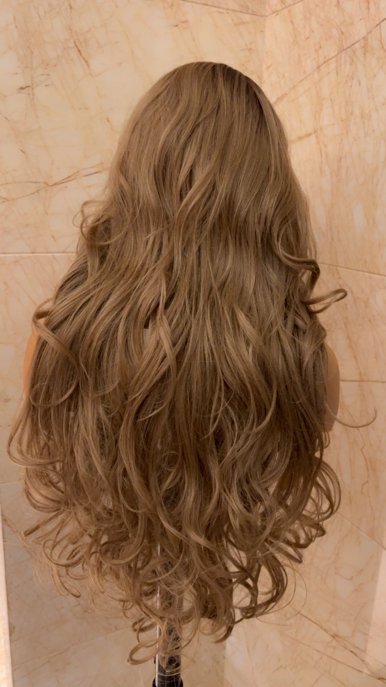 Hair by Zuba - Body Wave Ombre Wig