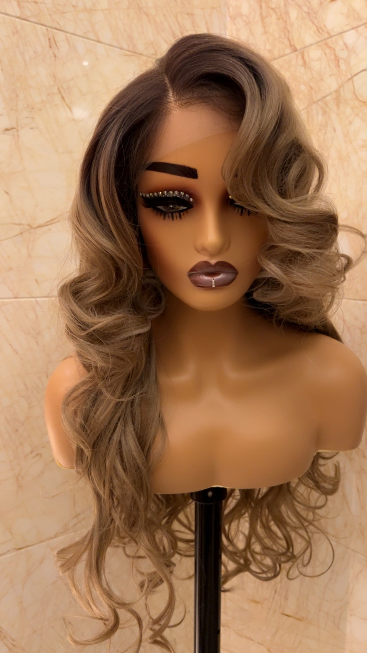 Hair by Zuba - Body Wave Ombre Wig